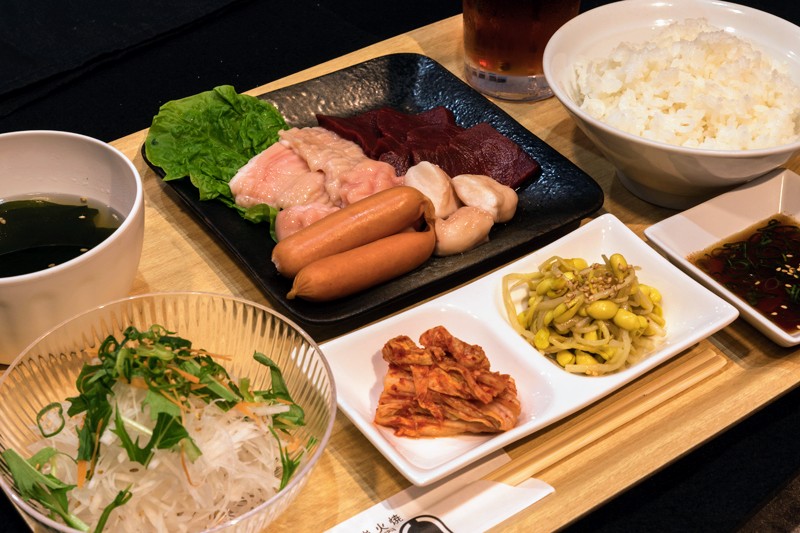 ホルモン定食